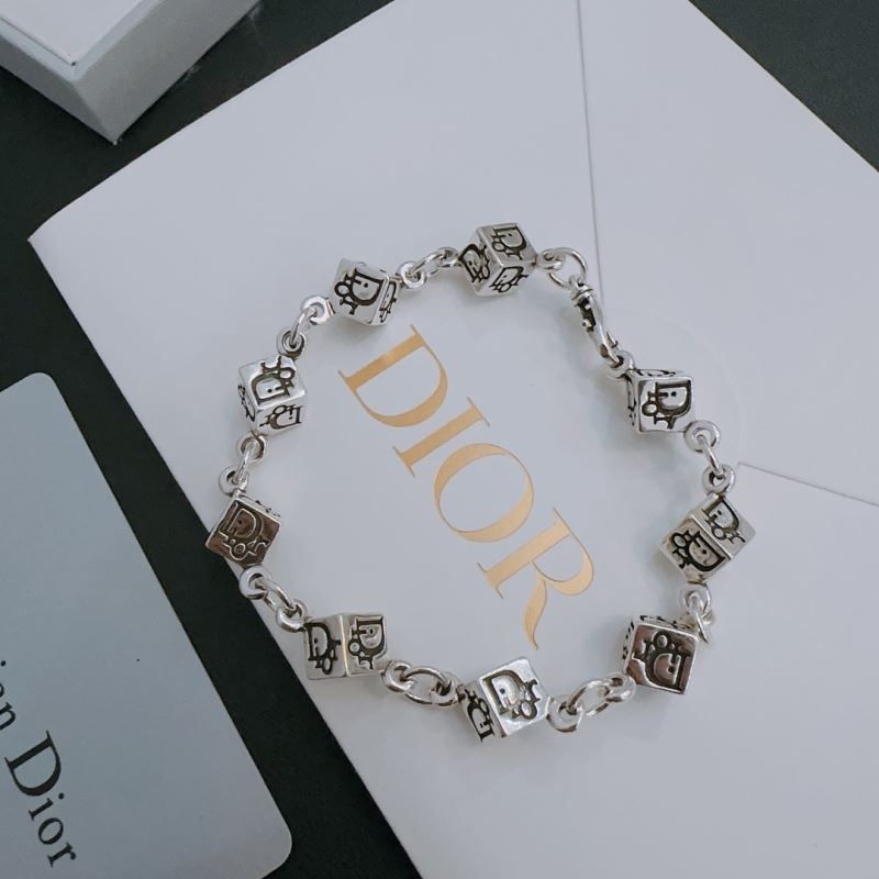 chr1st1an D10r bracelets